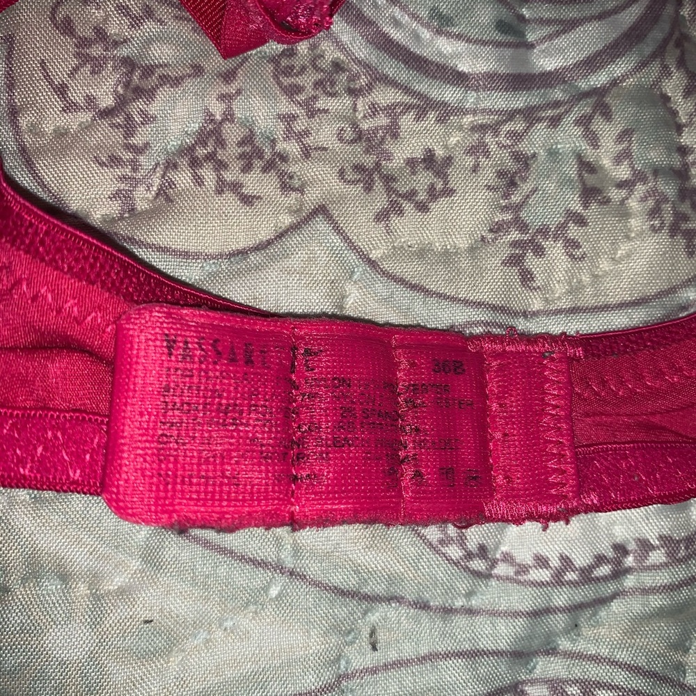 Bras - Picture 4 of 8